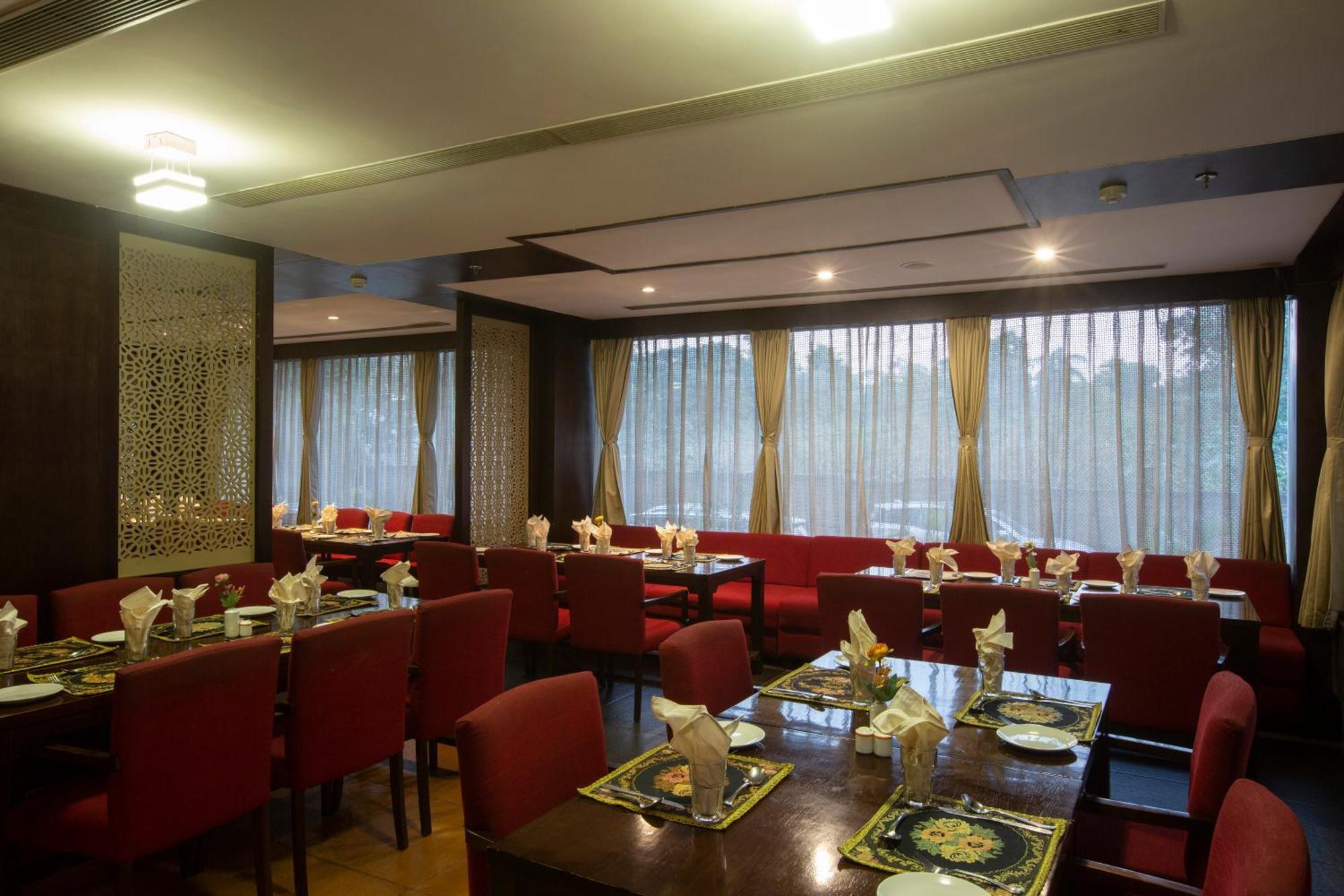 Vesta Grand Central Udajpur Zewnętrze zdjęcie